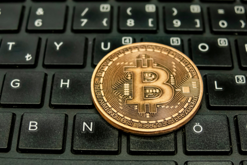 미이동 비트코인 양 급증에 반감기까지..비트코인 ‘강세 예측’ 이유 있다