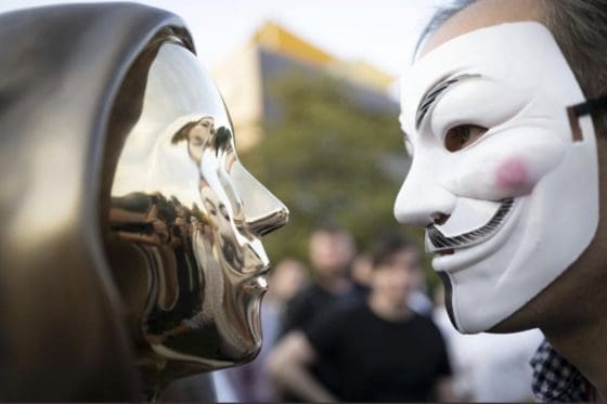 사토시와 브이 포 벤데타 –성공을 앞두고 사라진 혁명과 저항의 아이콘