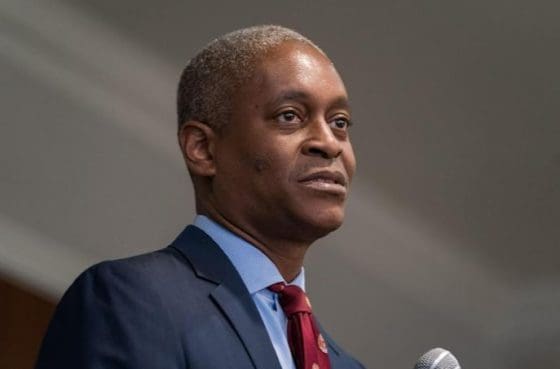 보스틱 애틀랜타 연은 총재 “추가 금리인하 지지 어려워…인플레 우려 여전”