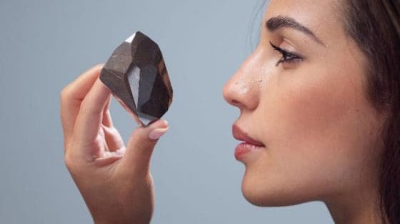 블랙 다이아몬드 ‘에니그마’ 암호화폐로 낙찰…51억원에 팔렸다