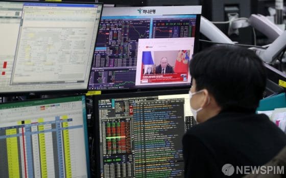 [마감시황] 코스피, 2418.86 마감…삼성전자 ‘4만전자’로 뚝