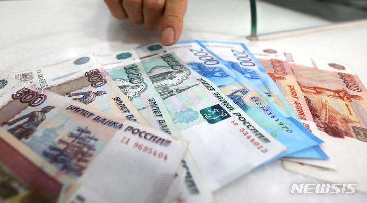 주북 러 대사 “북러, 루블화결제시스템 추진 중”