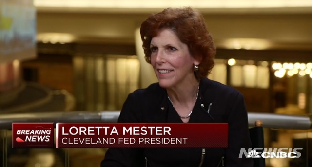 연준 ‘매파’ 메스터 “기준금리, 조금 더 높여야”