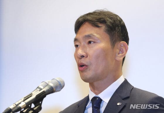 이복현 금감원장 “가상자산, 시스템·소비자보호 영향 면밀 검토”