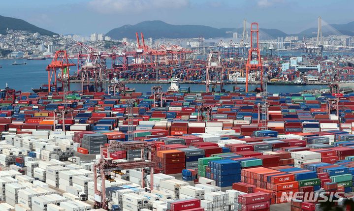 퍼펙트스톰은 오는가, 전문가들 “향후 3년 극심한 장기불황” 퍼펙트스톰은 오는가, 전문가들 “향후 3년 극심한 장기불황”