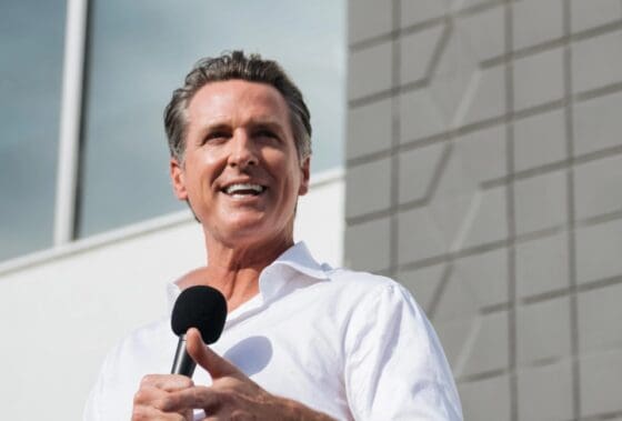 캘리포니아 뉴섬 주지사 “암호화폐 규제 시기상조…유연하게 대응해야”