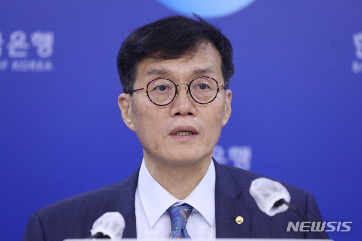 이창용 “금리인상 계속…물가 10월 정점 찍고 느리게 내려올 것”