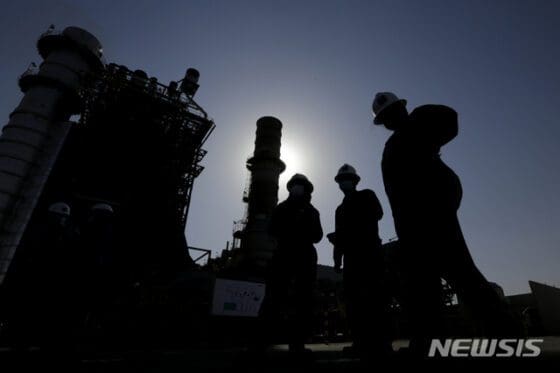 사우디, 아시아·유럽 유가 또 올려…두 달째