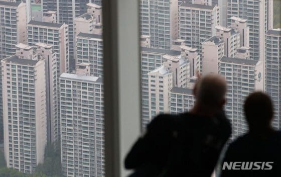 “7월부터 대출 문턱 높인다”…치솟는 서울 아파트값 잡힐까[대출 절벽]①