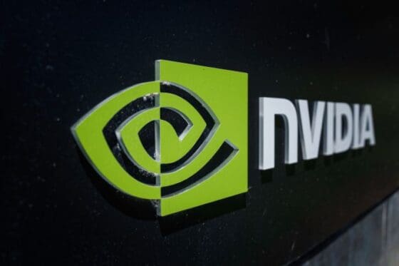 ‘꼭지 신호?’ 엔비디아 젠슨 황 등 경영진 주식 수조원 매도 예정