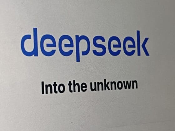 “딥시크, 5월 초보다 앞당겨 차기 추론모델 공개”…美 긴장?