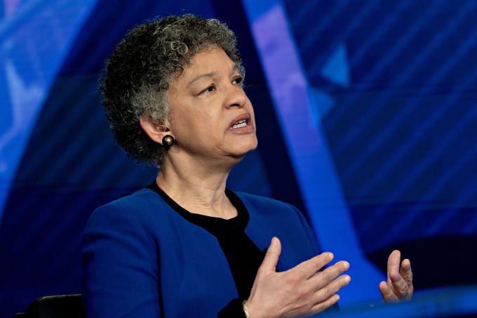 연준 콜린스 “올해 75bp 금리 인하 전망” 연준 콜린스 “올해 75bp 금리 인하 전망”