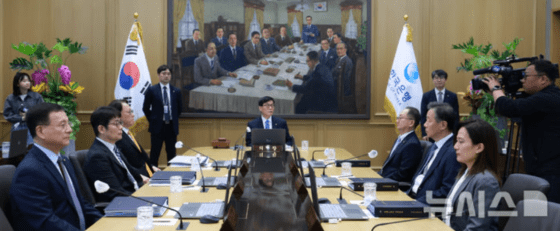 예대차 벌리는 은행들…대출금리보다 예금이자 3배 내려