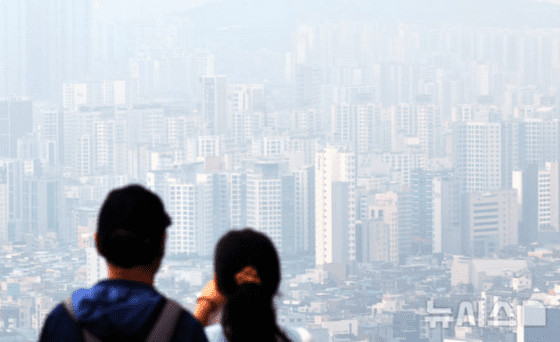 대출금리 올려? 내려?…’가계빚 폭증’ 딜레마