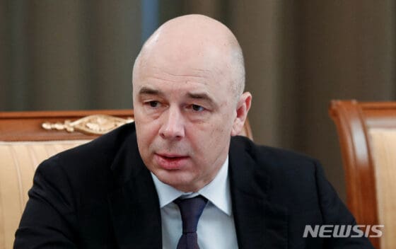 러 "브릭스, 달러체제서 독립중…러-중 작년 루블·위안화로 335조원 거래"